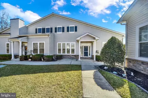Other - 124 Jacobia Dr #B-8, Pasadena, MD 21122 photo 1 of 10