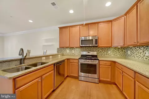 Kitchen - 124 Jacobia Dr #B-8, Pasadena, MD 21122 photo 2 of 3