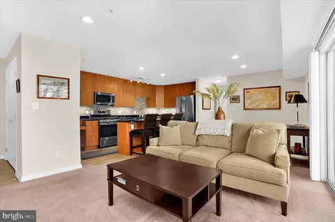 1113 Primrose Ct #204, Annapolis, MD 21403