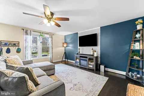 Living - 776 Willowby Run, Pasadena, MD 21122 photo 1 of 1