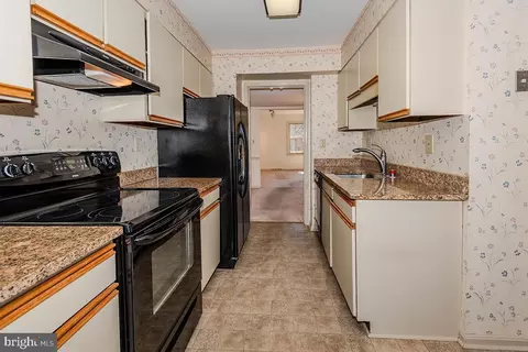 Kitchen - 1467 Eagle Ct, Arnold, MD 21012 photo 2 of 3