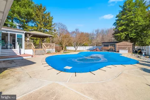Exterior - 2164 Springdale Rd, Pasadena, MD 21122 photo 6 of 8