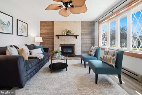 Living - 2164 Springdale Rd, Pasadena, MD 21122 photo 1 of 2
