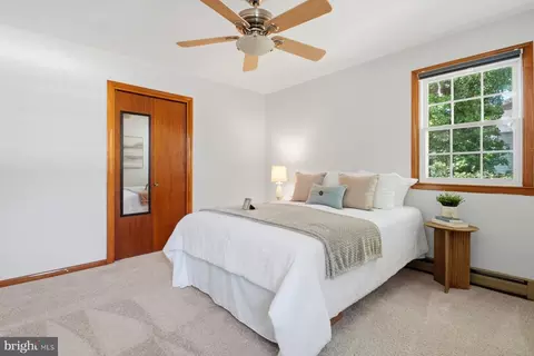 Bedroom - 2164 Springdale Rd, Pasadena, MD 21122 photo 2 of 4