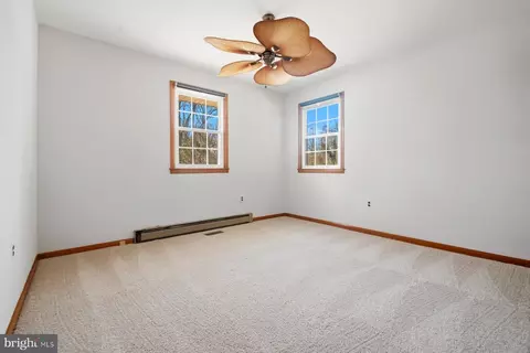 Bedroom - 2164 Springdale Rd, Pasadena, MD 21122 photo 3 of 4