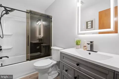 Bath - 2164 Springdale Rd, Pasadena, MD 21122 photo 1 of 1