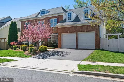 Exterior - 726 Pearson Point Pl, Annapolis, MD 21401 photo 4 of 12