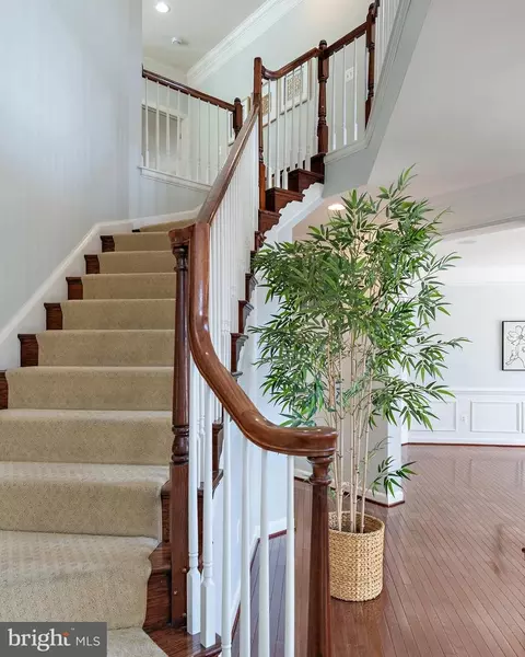 Entry Way - 726 Pearson Point Pl, Annapolis, MD 21401 photo 7 of 15