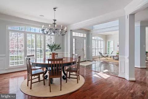 Dining - 726 Pearson Point Pl, Annapolis, MD 21401 photo 2 of 5