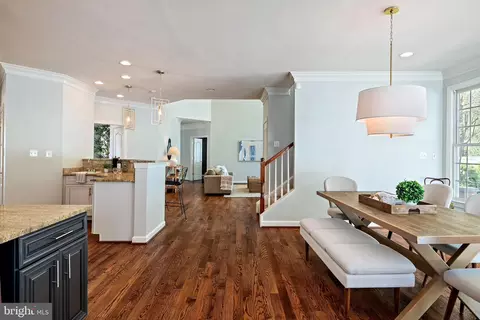 Entry Way - 726 Pearson Point Pl, Annapolis, MD 21401 photo 4 of 15