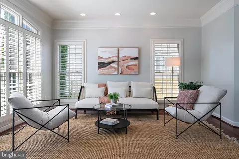 Living - 726 Pearson Point Pl, Annapolis, MD 21401 photo 1 of 8