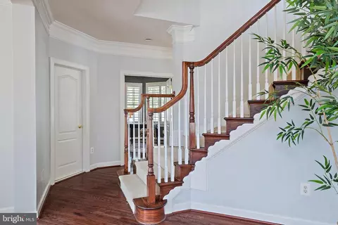 Entry Way - 726 Pearson Point Pl, Annapolis, MD 21401 photo 5 of 15
