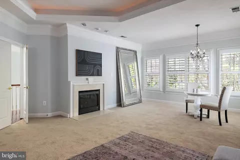 Living - 726 Pearson Point Pl, Annapolis, MD 21401 photo 6 of 8