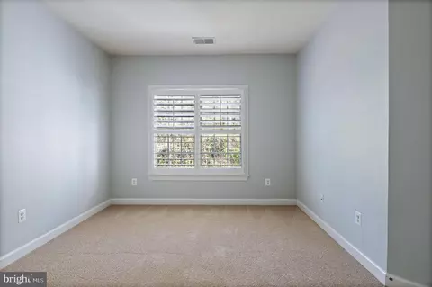 Bedroom - 726 Pearson Point Pl, Annapolis, MD 21401 photo 4 of 4