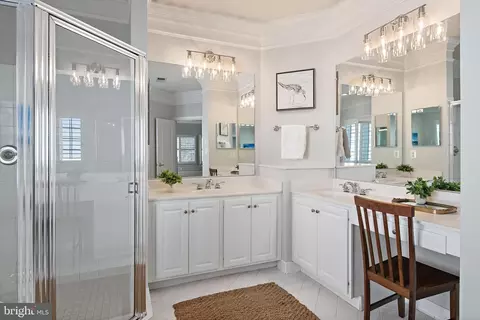Bath - 726 Pearson Point Pl, Annapolis, MD 21401 photo 3 of 5