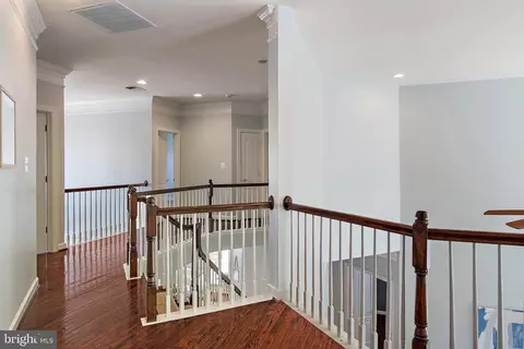 Entry Way - 726 Pearson Point Pl, Annapolis, MD 21401 photo 10 of 15