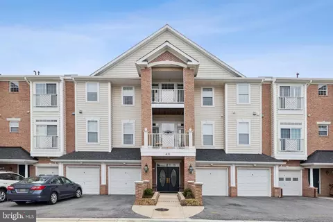 431 Hamlet Club Dr #102, Edgewater, MD 21037
