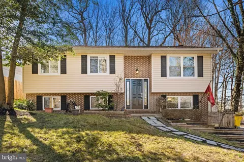 7710 Suitt Dr, Pasadena, MD 21122
