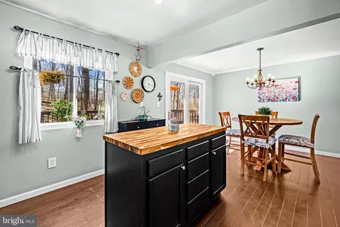 Kitchen - 7710 Suitt Dr, Pasadena, MD 21122 photo 5 of 5