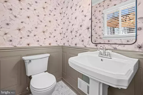 Bath - 7710 Suitt Dr, Pasadena, MD 21122 photo 1 of 3