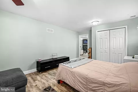Bedroom - 7710 Suitt Dr, Pasadena, MD 21122 photo 7 of 7