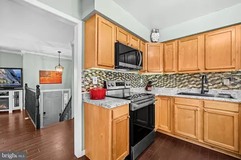 Kitchen - 7710 Suitt Dr, Pasadena, MD 21122 photo 2 of 5