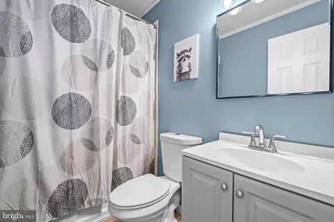 Bath - 7710 Suitt Dr, Pasadena, MD 21122 photo 2 of 3