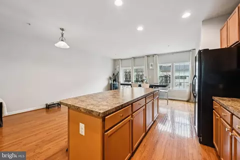 Kitchen - 751 Cherry Bark Ln, Baltimore, MD 21225 photo 3 of 5