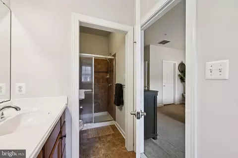Entry Way - 751 Cherry Bark Ln, Baltimore, MD 21225 photo 5 of 7