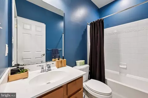 Bath - 751 Cherry Bark Ln, Baltimore, MD 21225 photo 2 of 2