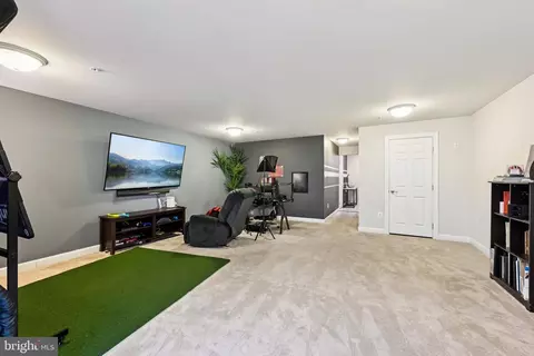 Entry Way - 751 Cherry Bark Ln, Baltimore, MD 21225 photo 7 of 7