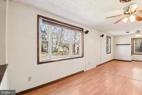 Living - 8292 Shilling Rd, Pasadena, MD 21122 photo 5 of 5