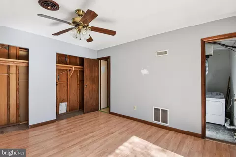 Bedroom - 8292 Shilling Rd, Pasadena, MD 21122 photo 2 of 3