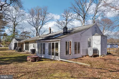 Exterior - 8292 Shilling Rd, Pasadena, MD 21122 photo 2 of 5