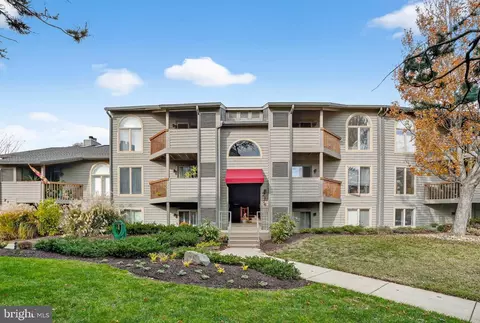 2114 Chesapeake Harbour Dr E #202, Annapolis, MD 21403