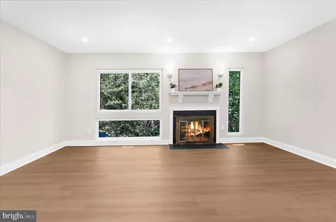 Living - 1240 K Gemini Dr, Annapolis, MD 21403 photo 1 of 6