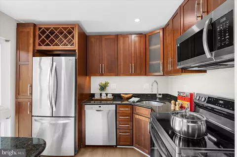 Kitchen - 1240 K Gemini Dr, Annapolis, MD 21403 photo 6 of 6