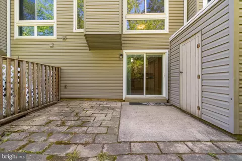Exterior - 1240 K Gemini Dr, Annapolis, MD 21403 photo 4 of 5