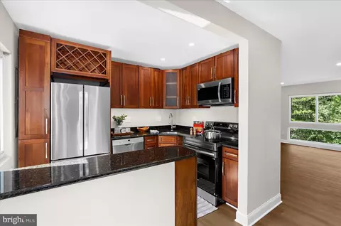 Kitchen - 1240 K Gemini Dr, Annapolis, MD 21403 photo 5 of 6