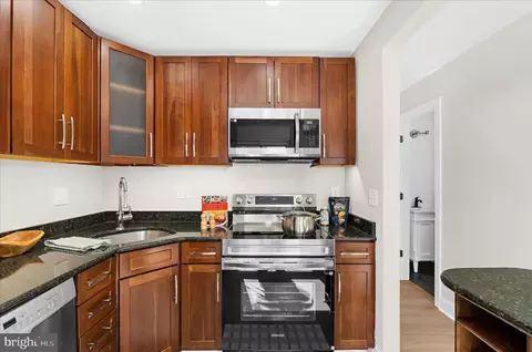 Kitchen - 1240 K Gemini Dr, Annapolis, MD 21403 photo 2 of 6