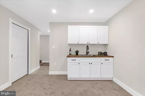 Entry Way - 1240 K Gemini Dr, Annapolis, MD 21403 photo 6 of 6