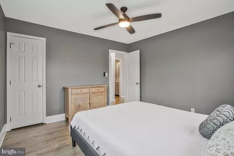 Bedroom - 805 Barrett Ave, Arnold, MD 21012 photo 4 of 6