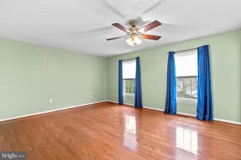 Living - 8201 Wapati Ct, Pasadena, MD 21122 photo 3 of 3