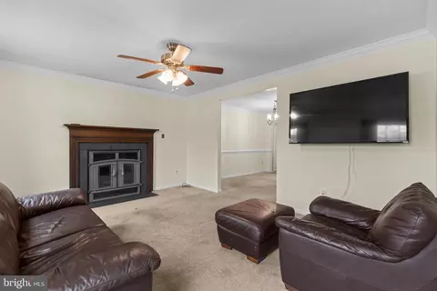 Living - 8201 Wapati Ct, Pasadena, MD 21122 photo 1 of 3