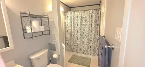 Bath - 8700 Scorton Harbour, Pasadena, MD 21122 photo 1 of 3