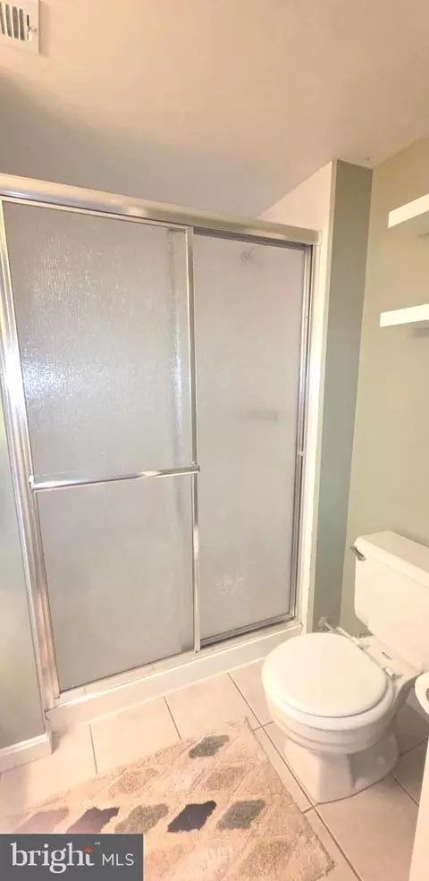Bath - 8700 Scorton Harbour, Pasadena, MD 21122 photo 3 of 3