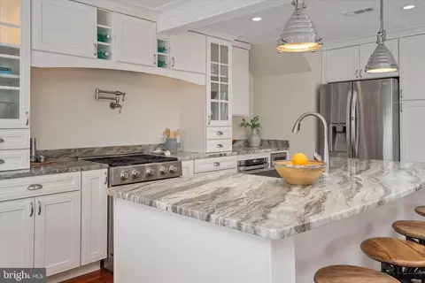 Kitchen - 306 Riverside Dr, Pasadena, MD 21122 photo 3 of 4