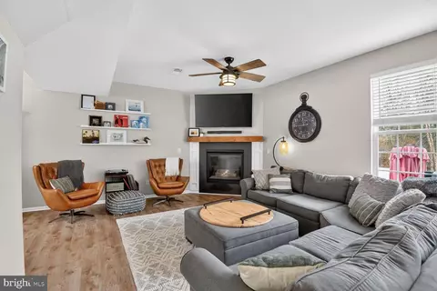 Living - 1409 James Way, Edgewater, MD 21037 photo 1 of 1