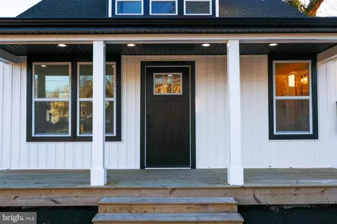 Exterior - 42 Johnson Rd, Pasadena, MD 21122 photo 4 of 9