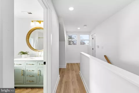 Entry Way - 42 Johnson Rd, Pasadena, MD 21122 photo 8 of 8